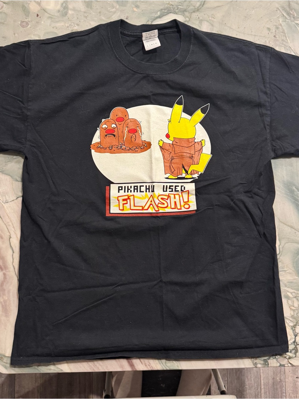 Pokémon Pikachu 'Used Flash' Graphic Tee - Mens L
